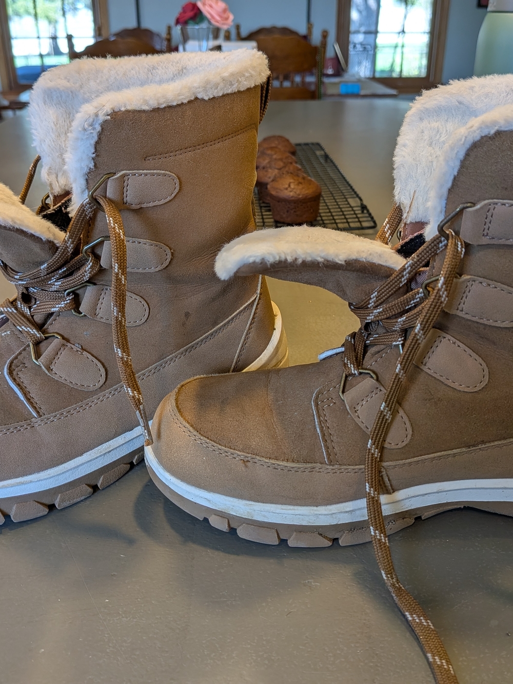 Women's Faux-Fur Lined Winter Boots in Tan